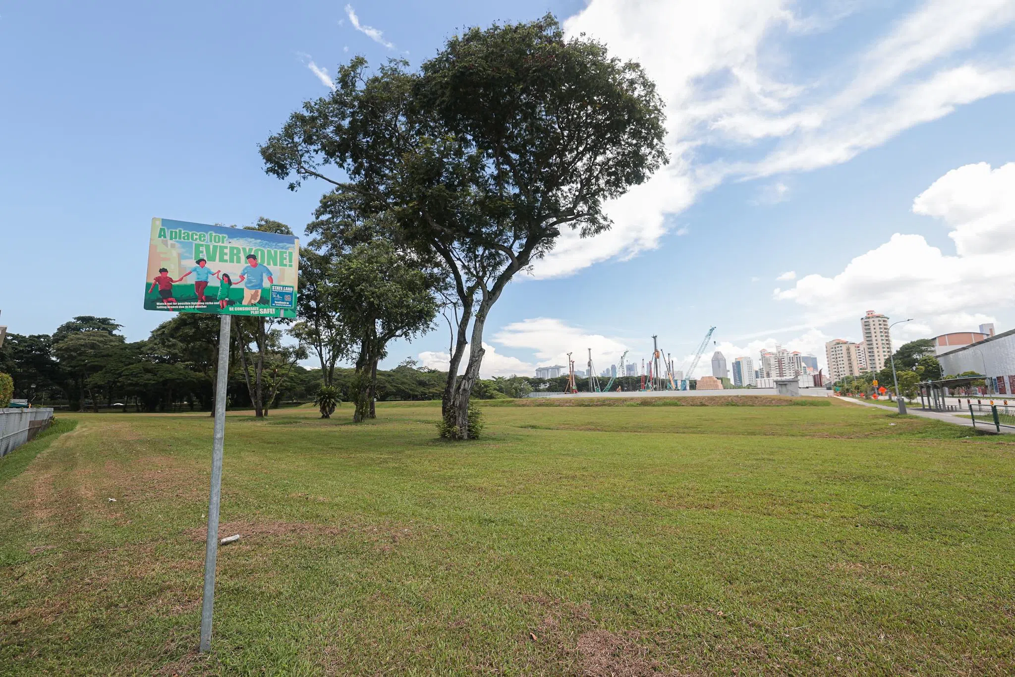 丹戎禺路地段靠近加东公园地铁站，且靠近市区。最吸引人的是，若住在高楼单位，住户可远眺市区景色和东海岸海景。（李冠卫摄）