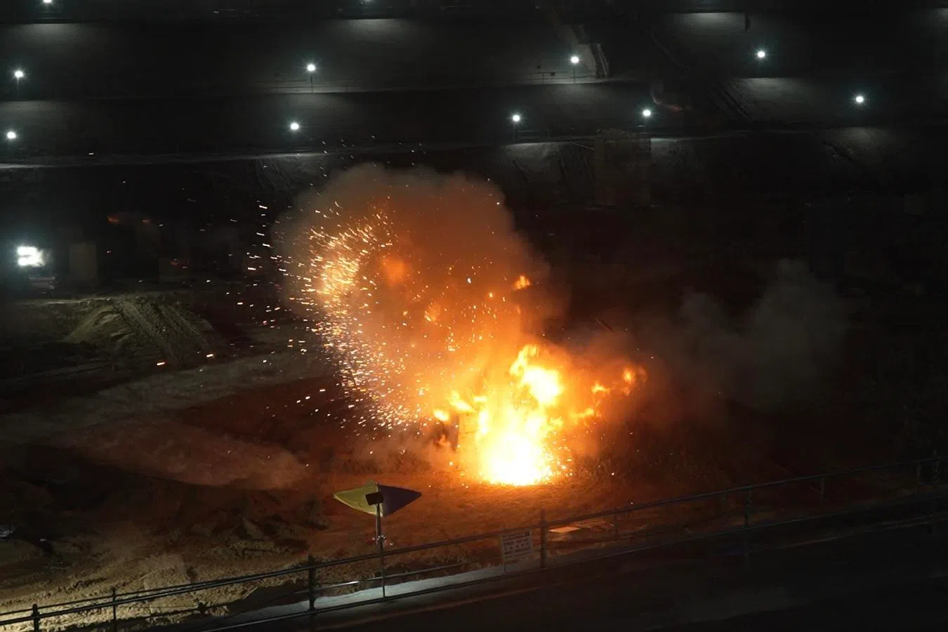 炸弹成功在4月2日凌晨引爆。（新加坡国防部提供）