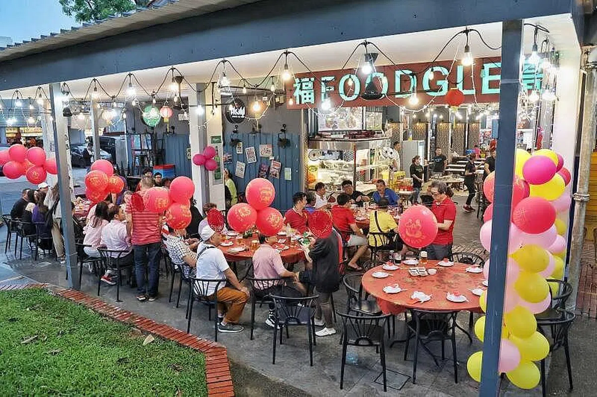 黄志成说来参加的宾客有六席，都是两人的好友。（徐颖荃摄）