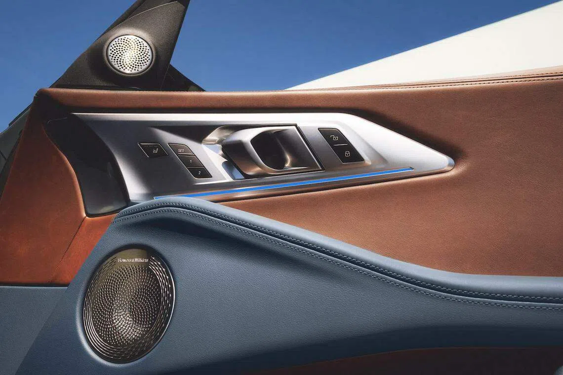 1500瓦扬声器的Bowers & Wilkins钻石环绕声系统，是新加坡版的标准配置。（车商提供）