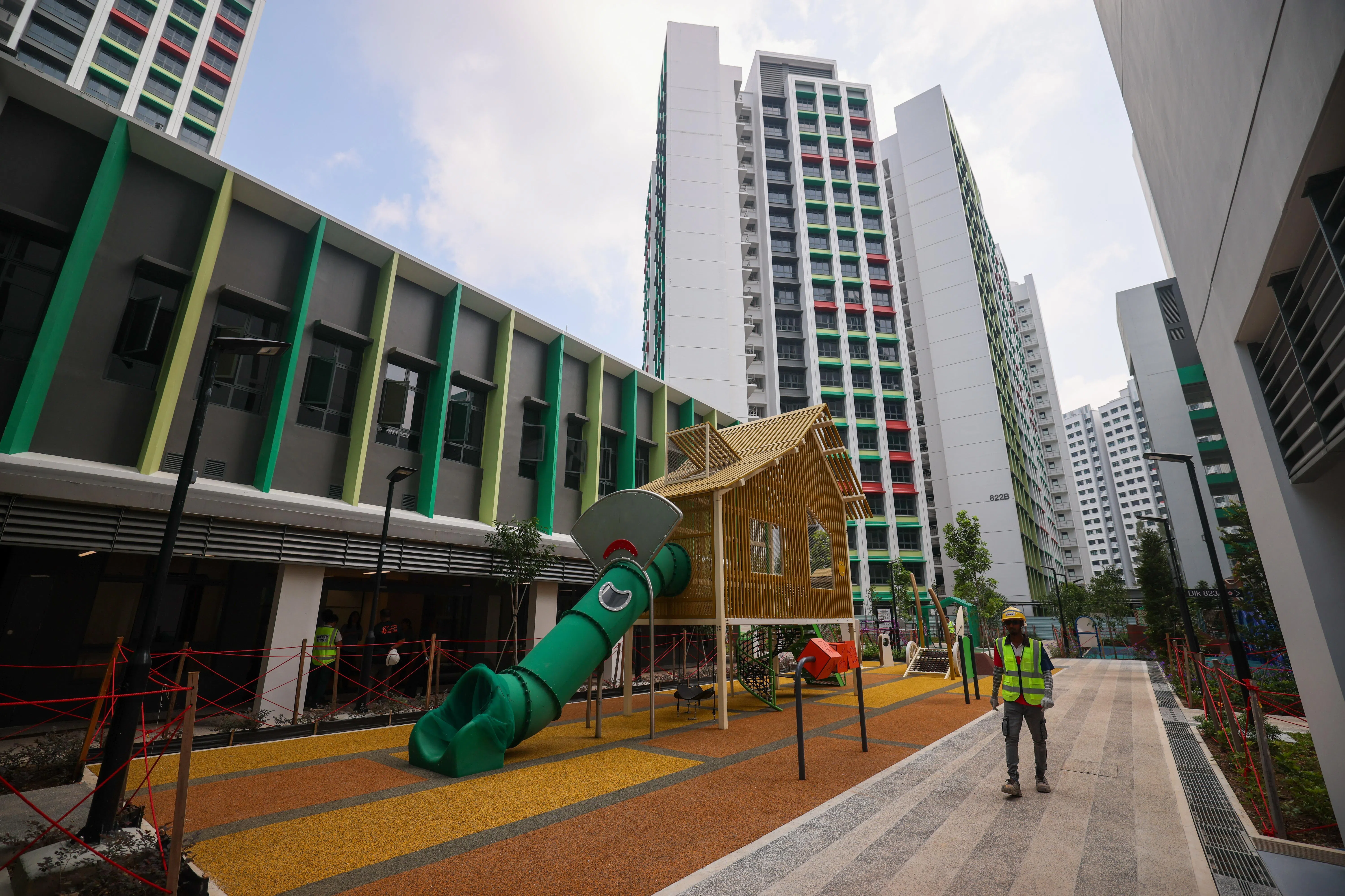 碧林—登加民众俱乐部位于预购组屋项目Keat Hong Grange第823座（左边建筑）底层，二楼将设托儿所。（陈渊庄摄）