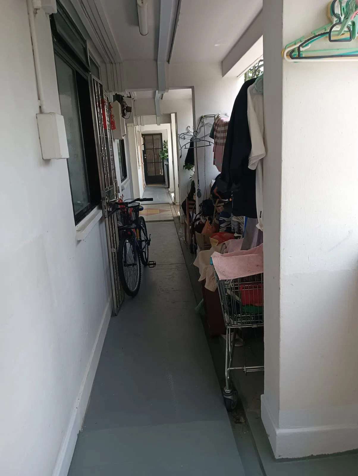 失火单位相信由一对表兄妹同住，平时有堆积杂物的习惯。（读者提供）