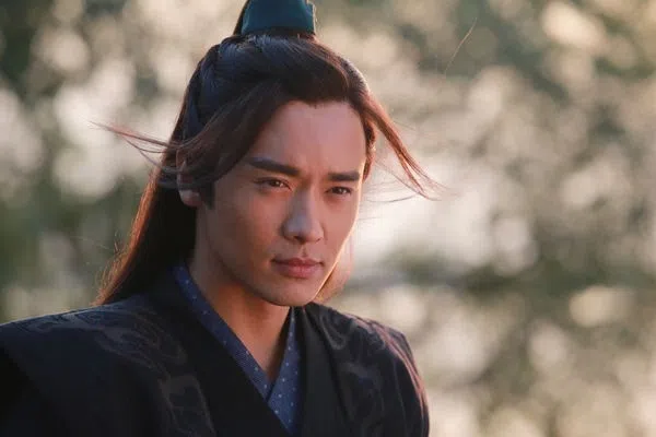 高云翔九年前因《芈月传》中的“义渠王”一角走红，却因2018年卷入性侵案而演艺事业翻船。（互联网）