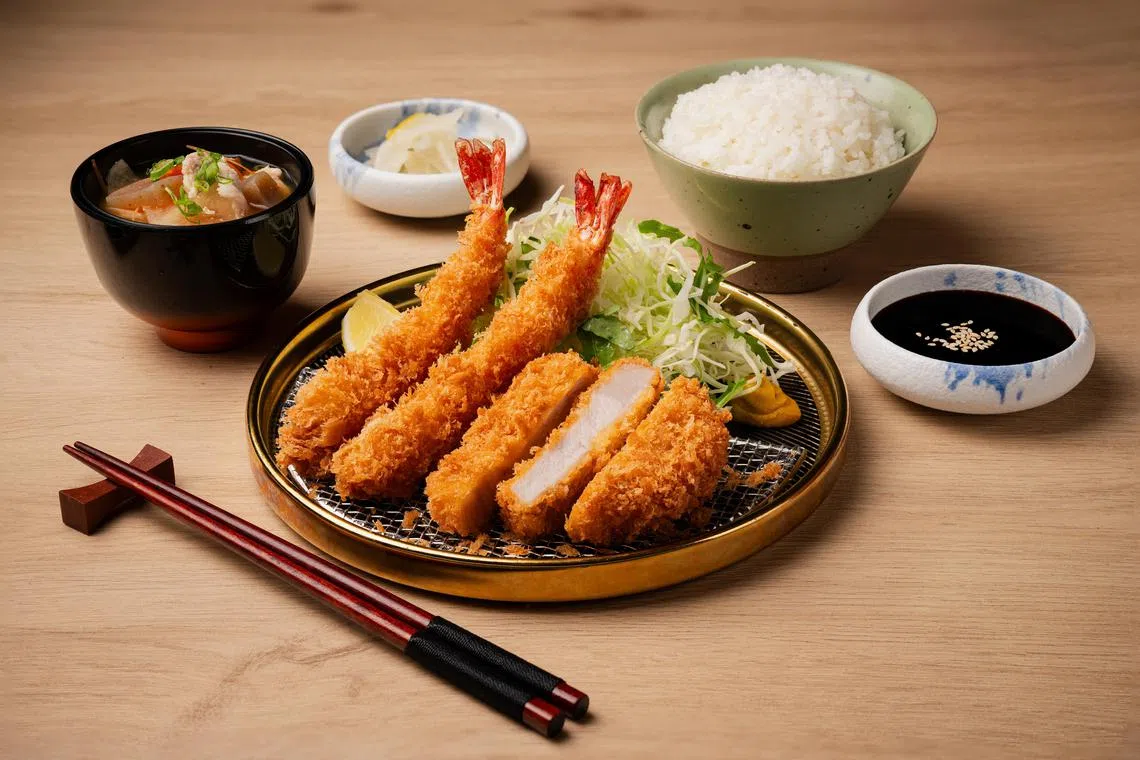 Tonkatsu ENbiton的炸猪排配炸虾套餐。（餐馆提供）