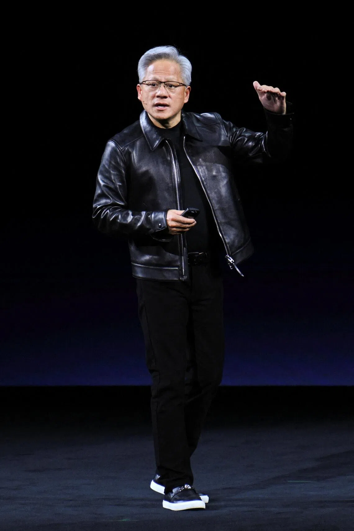 黄仁勋澄清与涉谍案企业往来合规 强调未违规向中国转运AI晶片