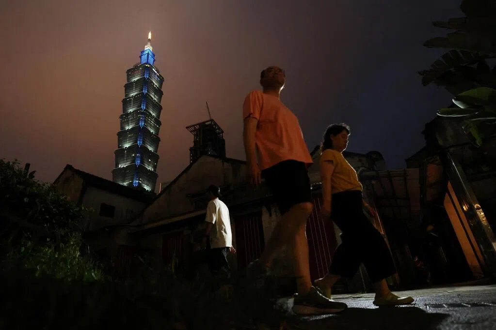 随着两岸关系持续紧张，中国大陆国台办说，美国部分人士翻炒北京对台军事压力，“完全是颠倒黑白，居心险恶”。