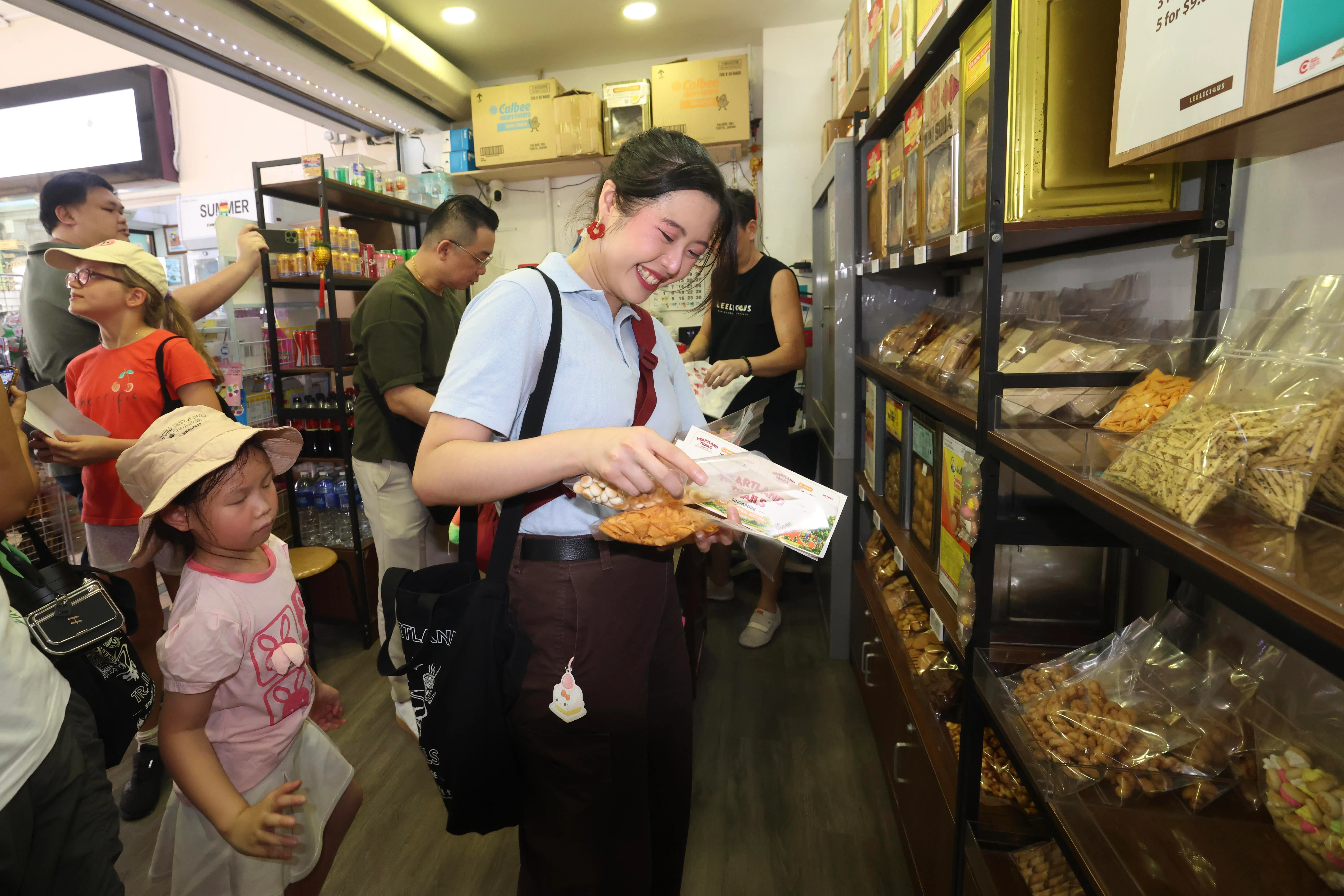 怀旧零食店Leelicious是参与义顺中邻里之旅的商店之一。（郑一鸣摄）