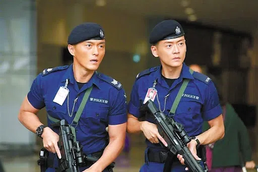 2020年播出的《机场特警》主要演员包括杨明（左）和张振朗。（互联网）
