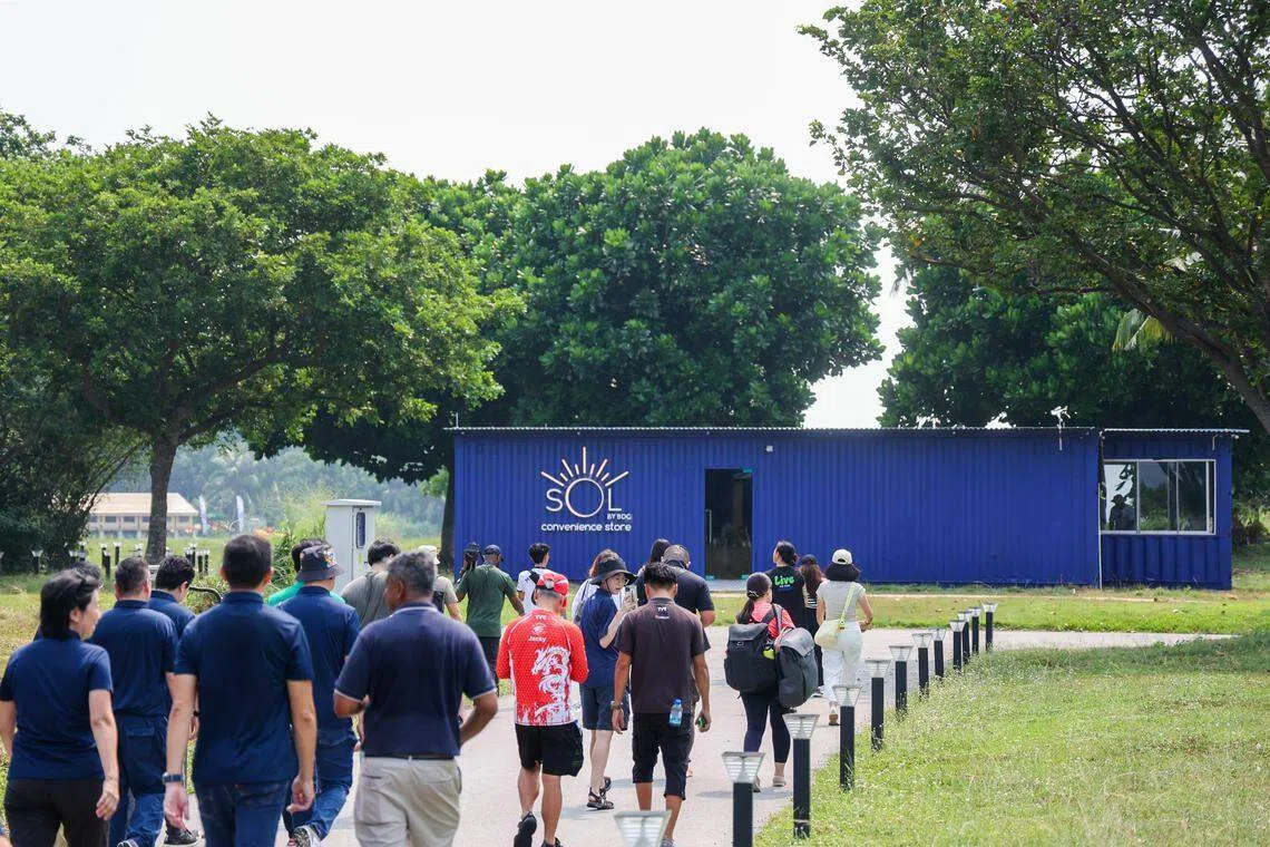 Bespoke Dining Club设立的SOL便利商店，为南部岛屿的游客提供食物、饮料和日常必需品。（陈斌勤摄）