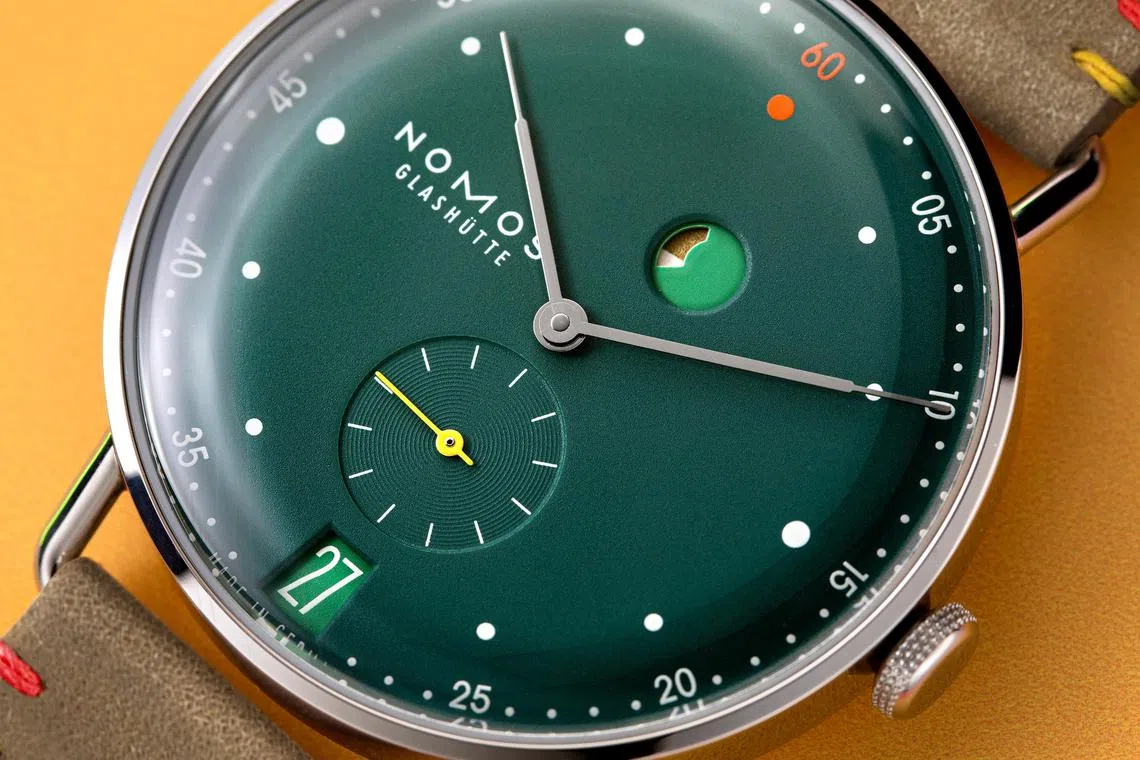 诺莫斯联手本地欧佳时限量发行60枚特别版Metro腕表，庆祝Watches of Switzerland 60周年。（NOMOS提供）