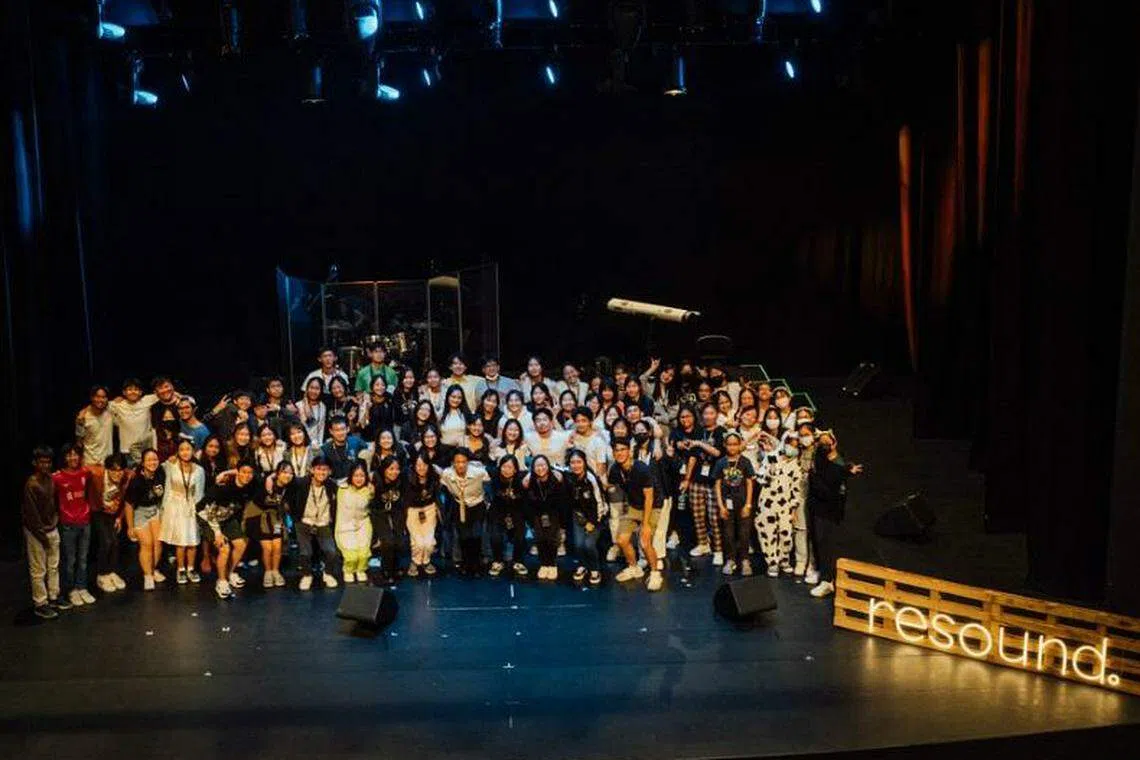 去年11月举办的“Resound”实体音乐演出，向众人展示青年有能力筹办活动募集资金，为广大社区群体尽一份力。（受访者提供）