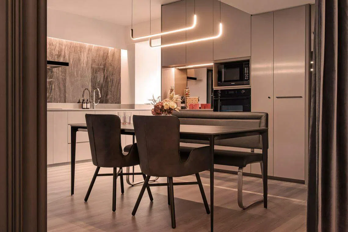 “打通”的用餐空间体现空间连续性。（erstudio提供）