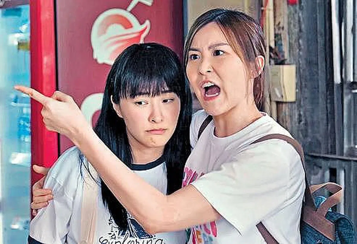刘佩玥（右）以《美丽战场》入围视后，同剧女主角陈滢（左）则凭《痞子殿下》争视后。（互联网）