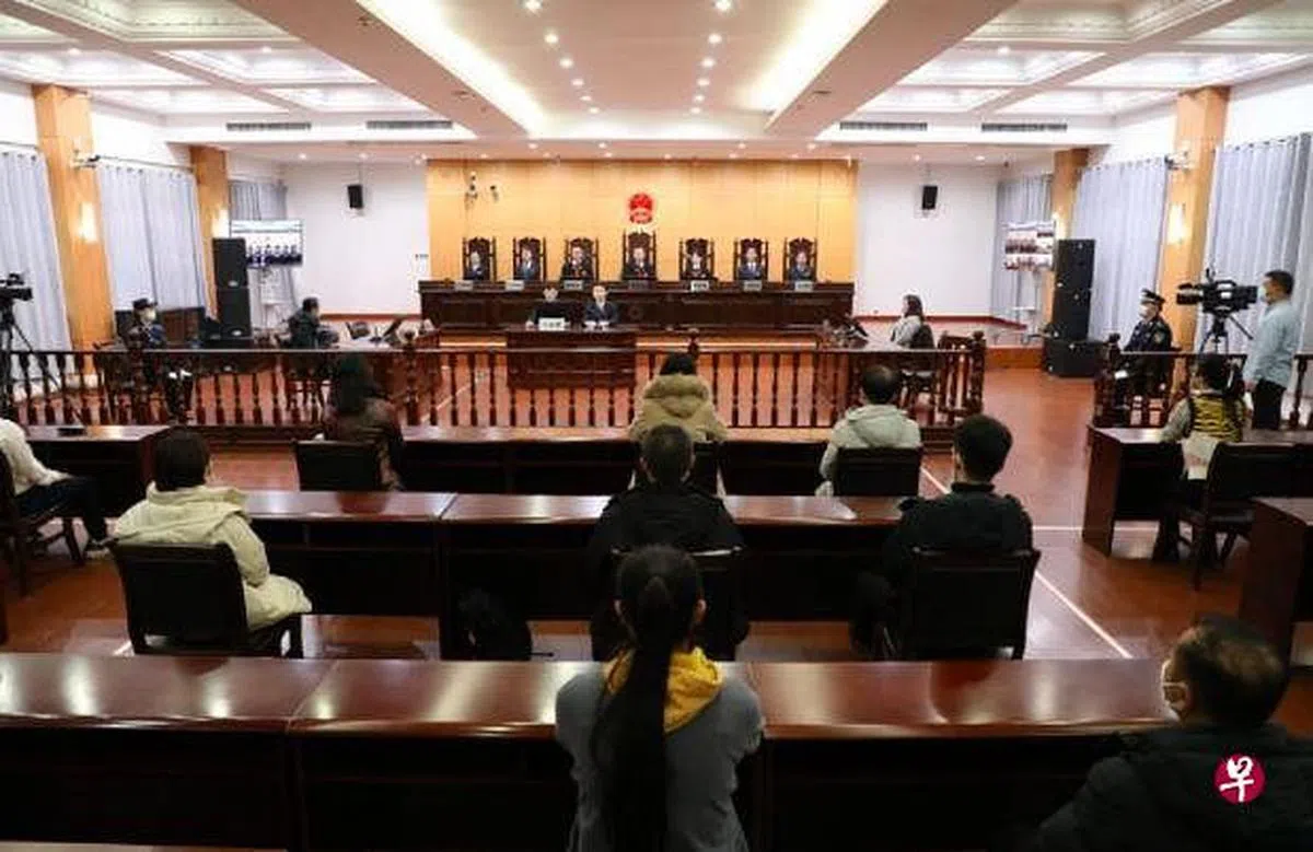 江歌母亲江秋莲诉刘鑫生命权纠纷案昨天一审宣判。图为庭审现场。（青岛市城阳区人民法院官方微博）