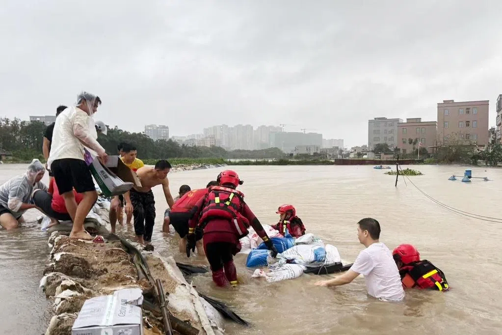 中国华南遇龙舟水 多地雨量破纪录