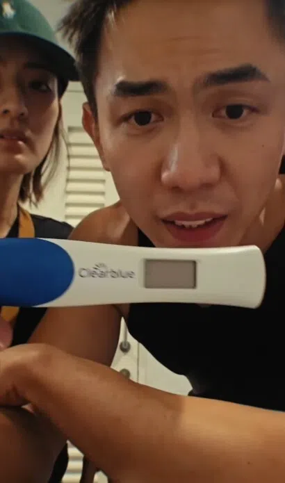 洪凌和张奕恺返新后立即又再次验孕，确定怀孕时喜出望外。（截图自洪凌IG视频）