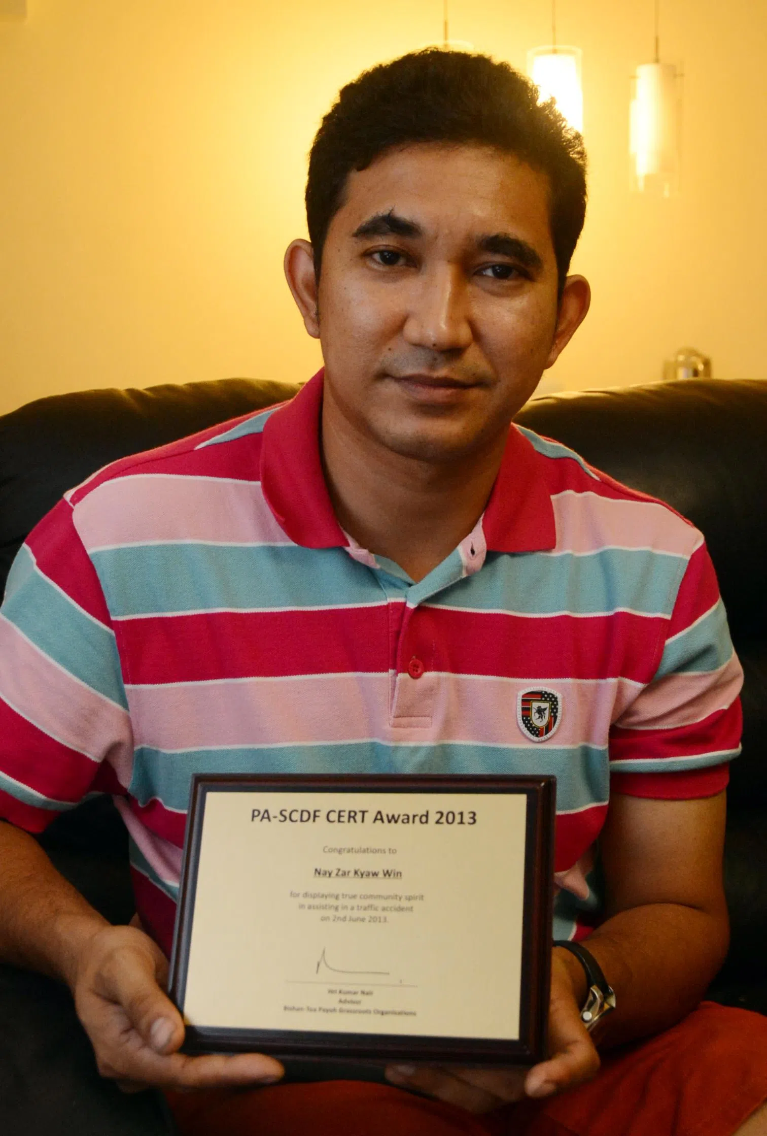 内查尔是社区紧急应策与参与委员会（ 简称C2E）成员，曾经两次获得新加坡民防部队颁发的表扬奖项，嘉奖他的助人精神。（档案照片）