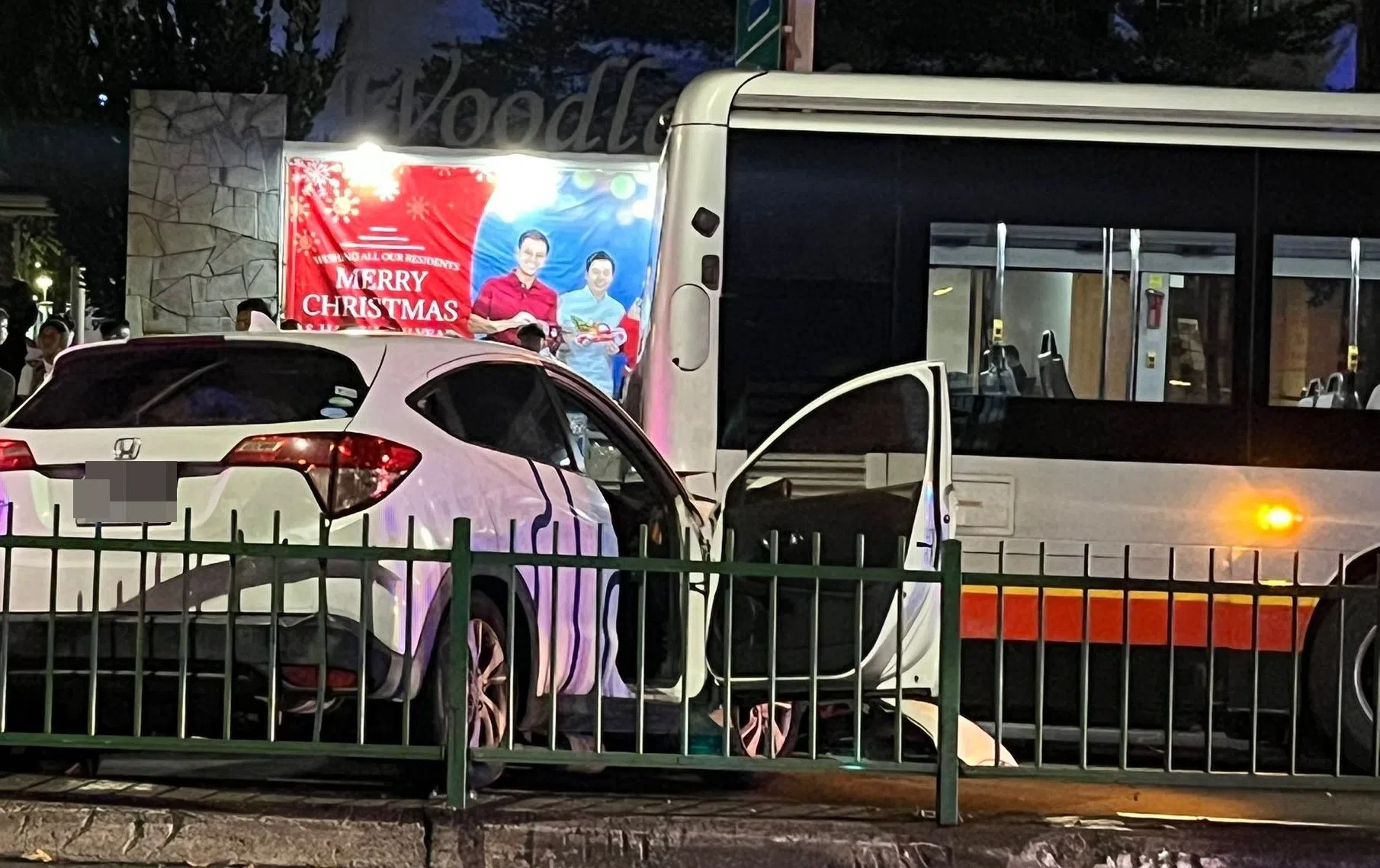 这起车祸发生在星期三（12月10日）晚上9时50分，地点是兀兰6道第679座组屋一带。（取自小红书用户“新加坡失业野生导游”）