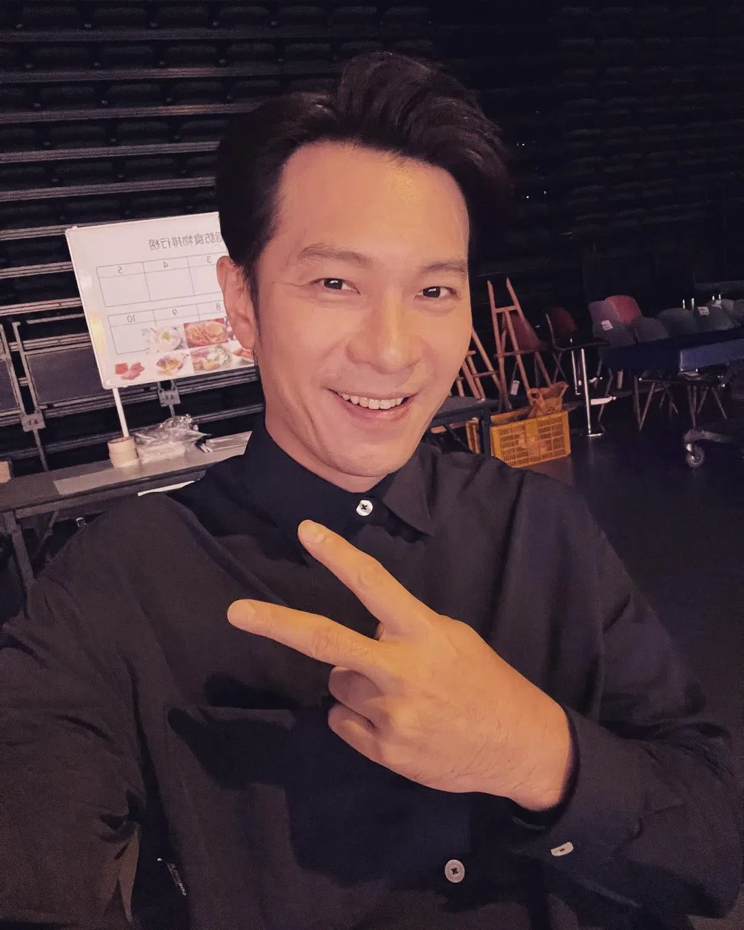 陈泓宇宠妻，送老婆最新手机。（取自陈泓宇IG）