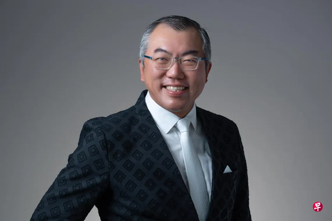 多年耕耘贡献中华总商会董事谢锦发获公共服务奖章| 联合早报