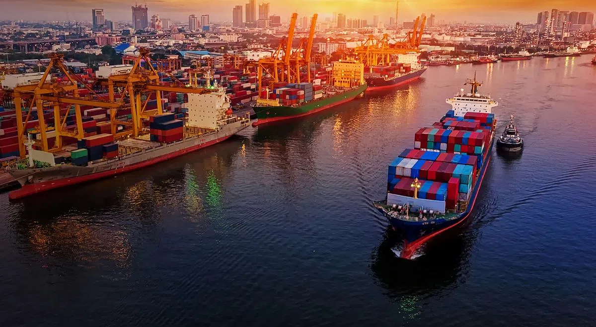 辉联集团的海陆空及铁路运输，能快捷地与全球700多个货运、交货地点相连。 （图/受访者提供）