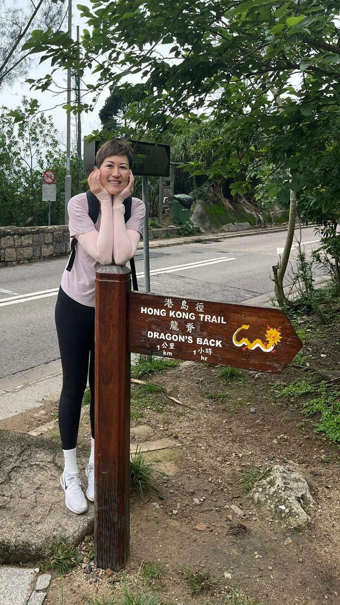 黄文雅被诊断患上第二期乳癌后，常提醒朋友要自己检查乳房。（受访者提供）