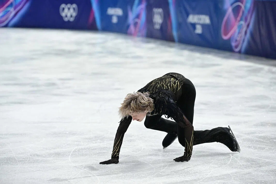 两届卫冕世界冠军、美国的马里宁在短节目后原本排名第一，但在自由滑中发挥失常，两次摔倒，结果总排名跌至第八。（法新社）