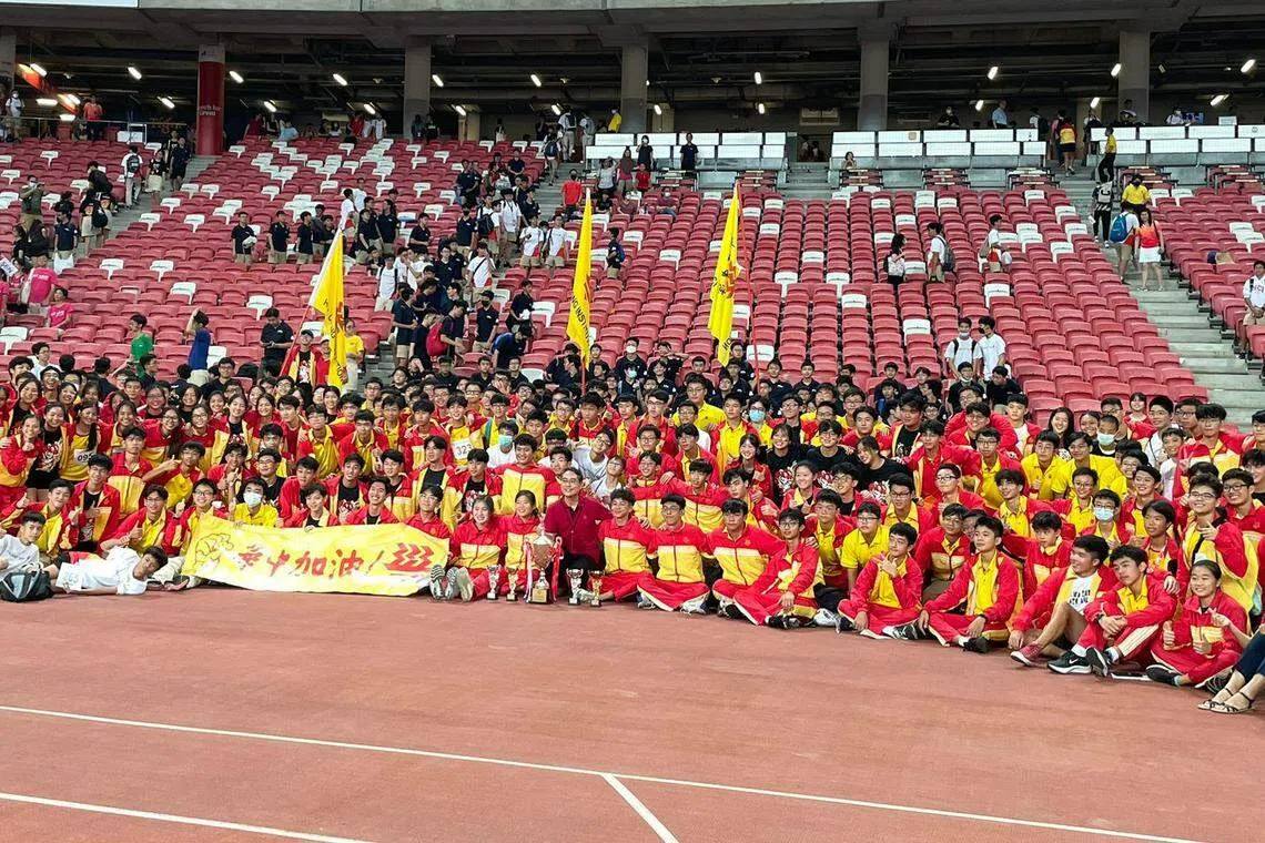 华中大家庭的鼎力支持永远是田径队最坚强的后盾。 （华侨中学提供）