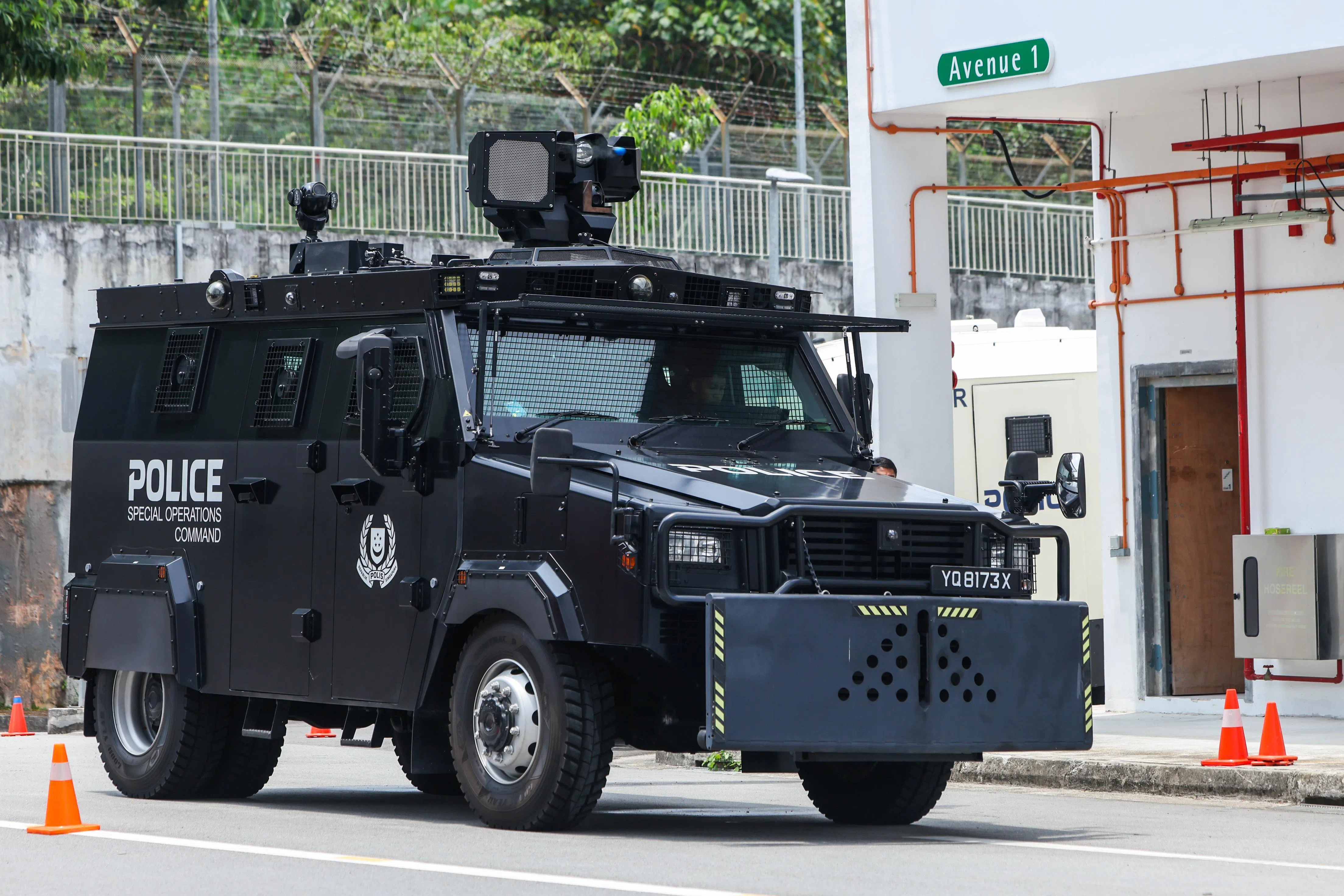 刚于今年3月26日正式投入服务的战术反击车（Tactical Strike Vehicle），装载防暴乱控制系统，集保护力、机动性和对峙火力的功能。（白艳琳摄）
