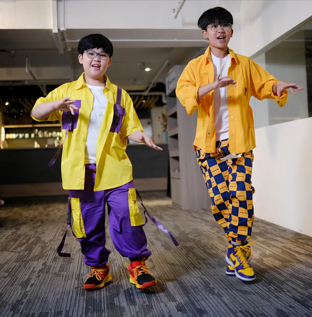 兄弟谢淮聿（右）和谢颖威，年纪轻轻，参演的作品已多过20部。（曾坤顺摄）