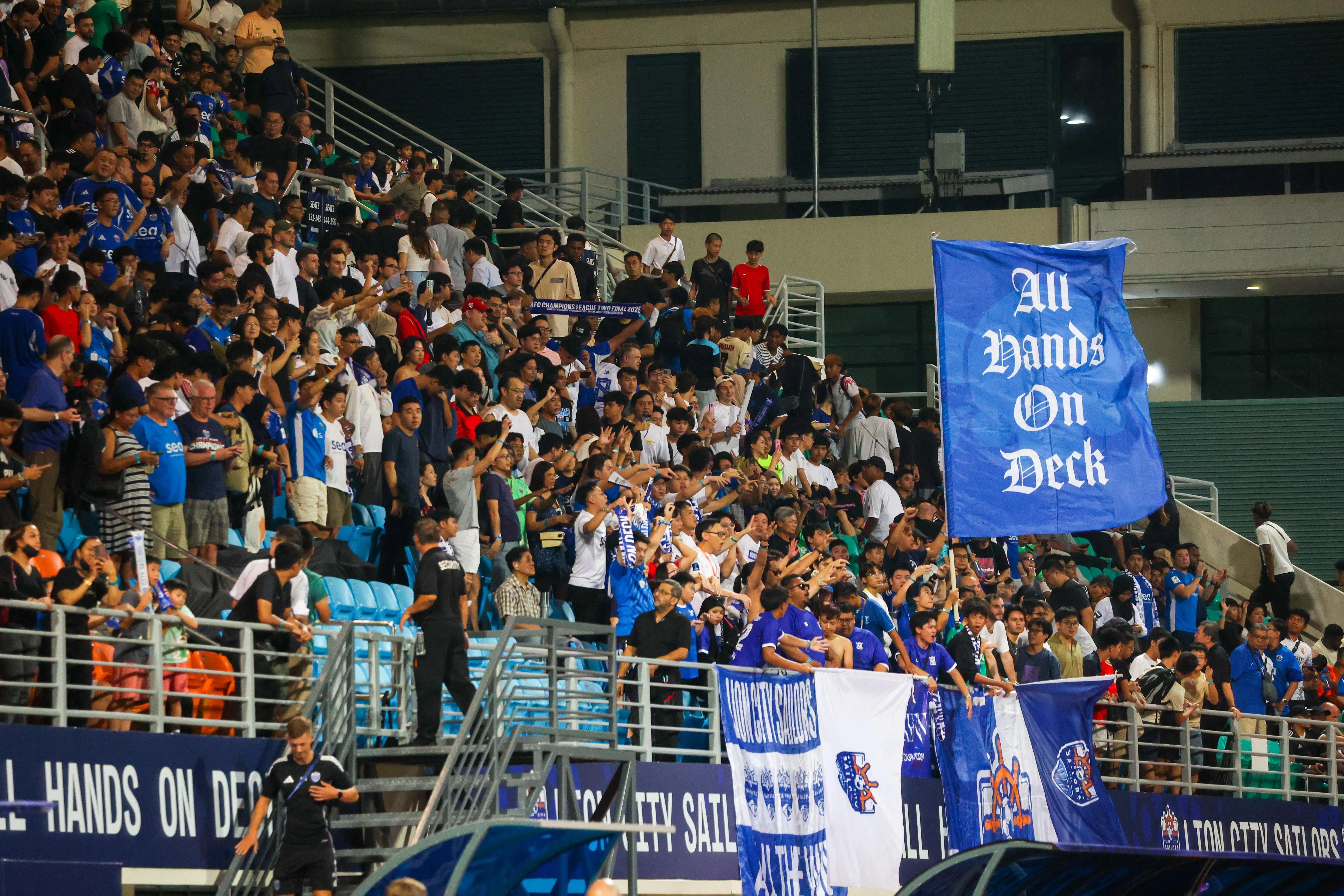 在主场球迷的支持下，狮城水手背水一战，拿下胜利。（林明顺摄）