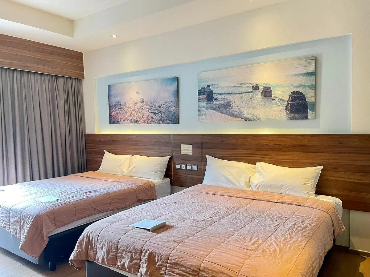 和依依同住的还有另一位轻症患者。