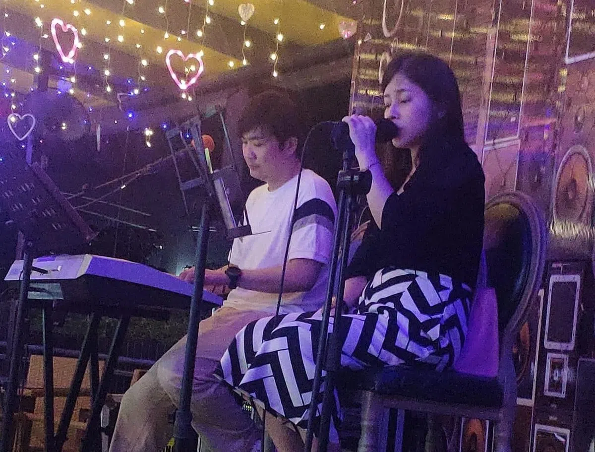 照片由歌手提供。