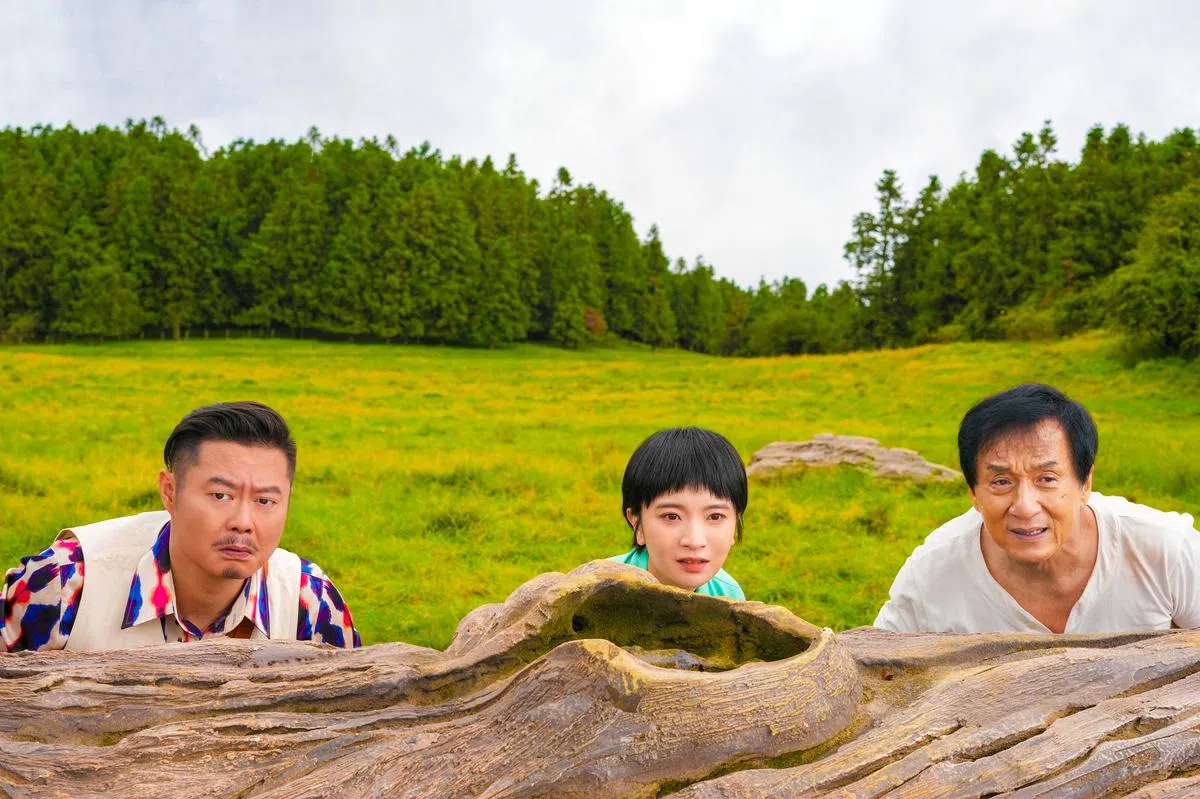 中国演员魏翔（左起）、史策和成龙组成“呼”宝联盟。（邵氏机构提供）