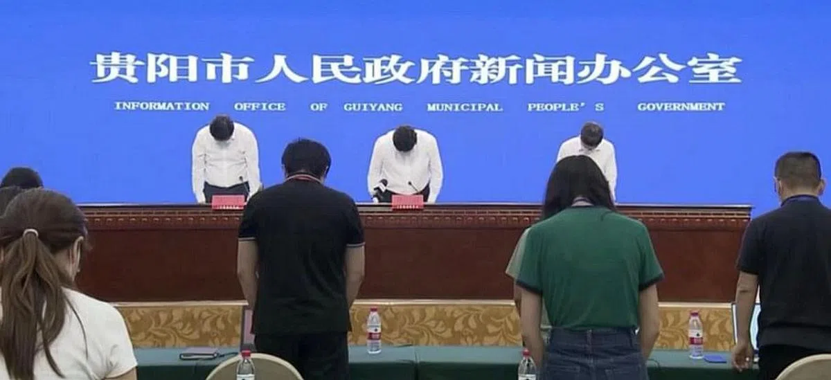 贵阳市政府在星期天晚上的发布会中诚恳道歉，并为遇难者默哀。（互联网）