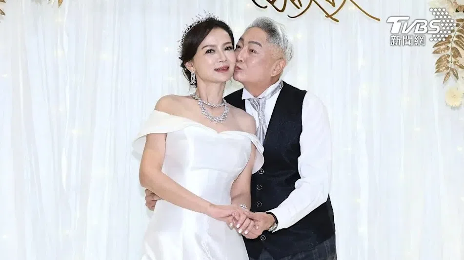 高欣欣与李国超相恋20年，终于在亲友与演艺圈好友的见证下正式步入礼堂。（取自TVBS新闻网）