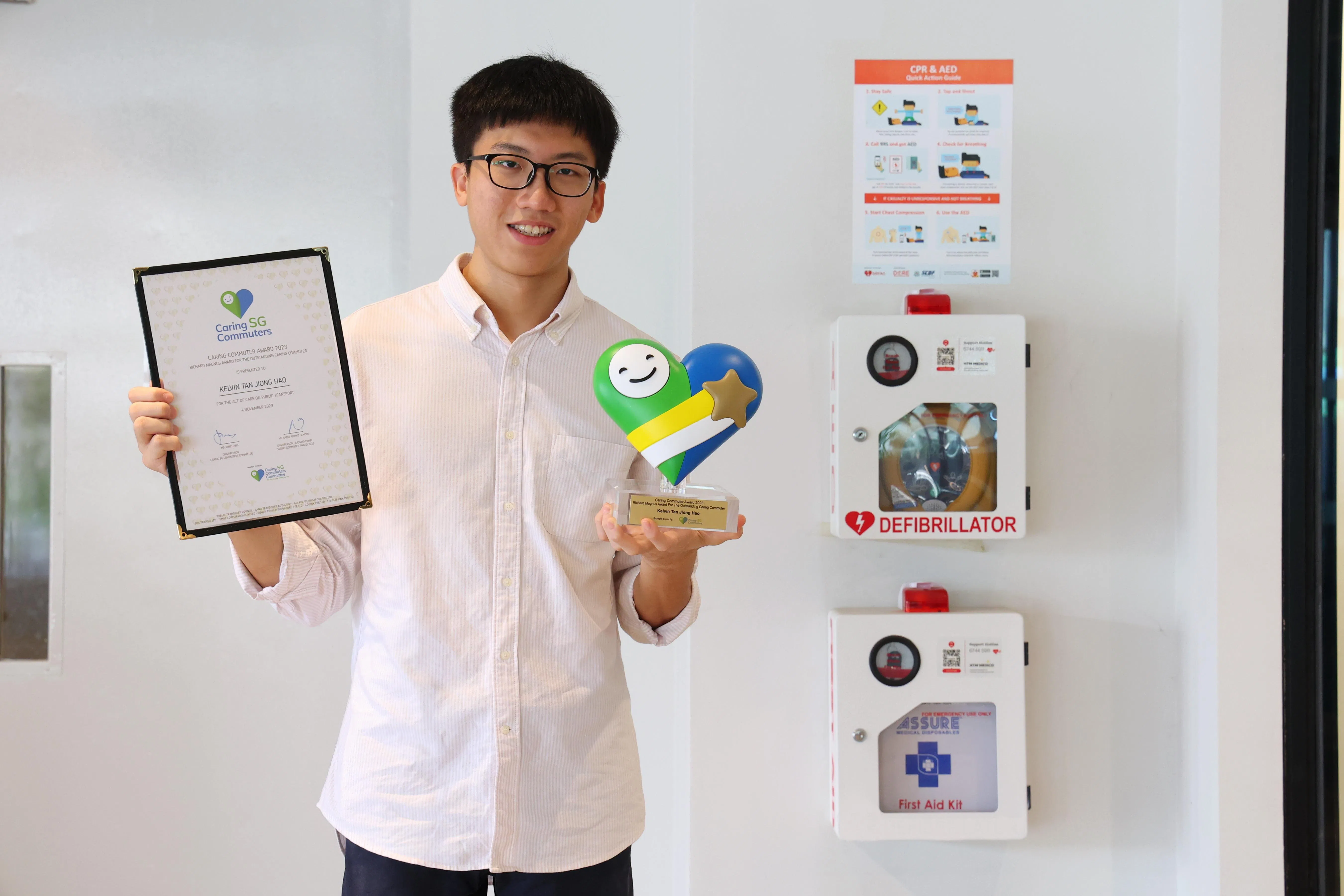 乘客陈炯豪说：“我相信为善不为人知，但希望这个故事能够鼓励大家勇于伸出援手，帮助身边人。”（林明顺摄）