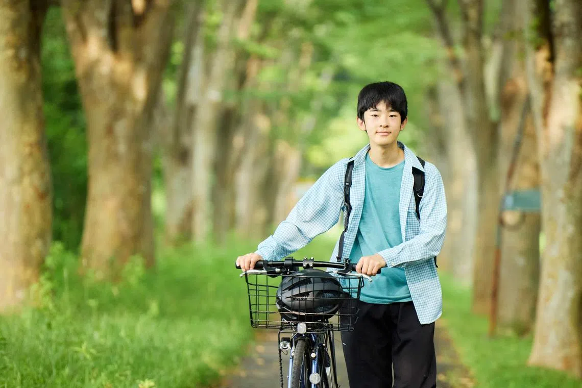 日本悠仁亲王成年礼当天，负责日本皇室事务的宫内厅发布多张摄于今年7月7日、悠仁在筑波大学的生活照。（法新社）