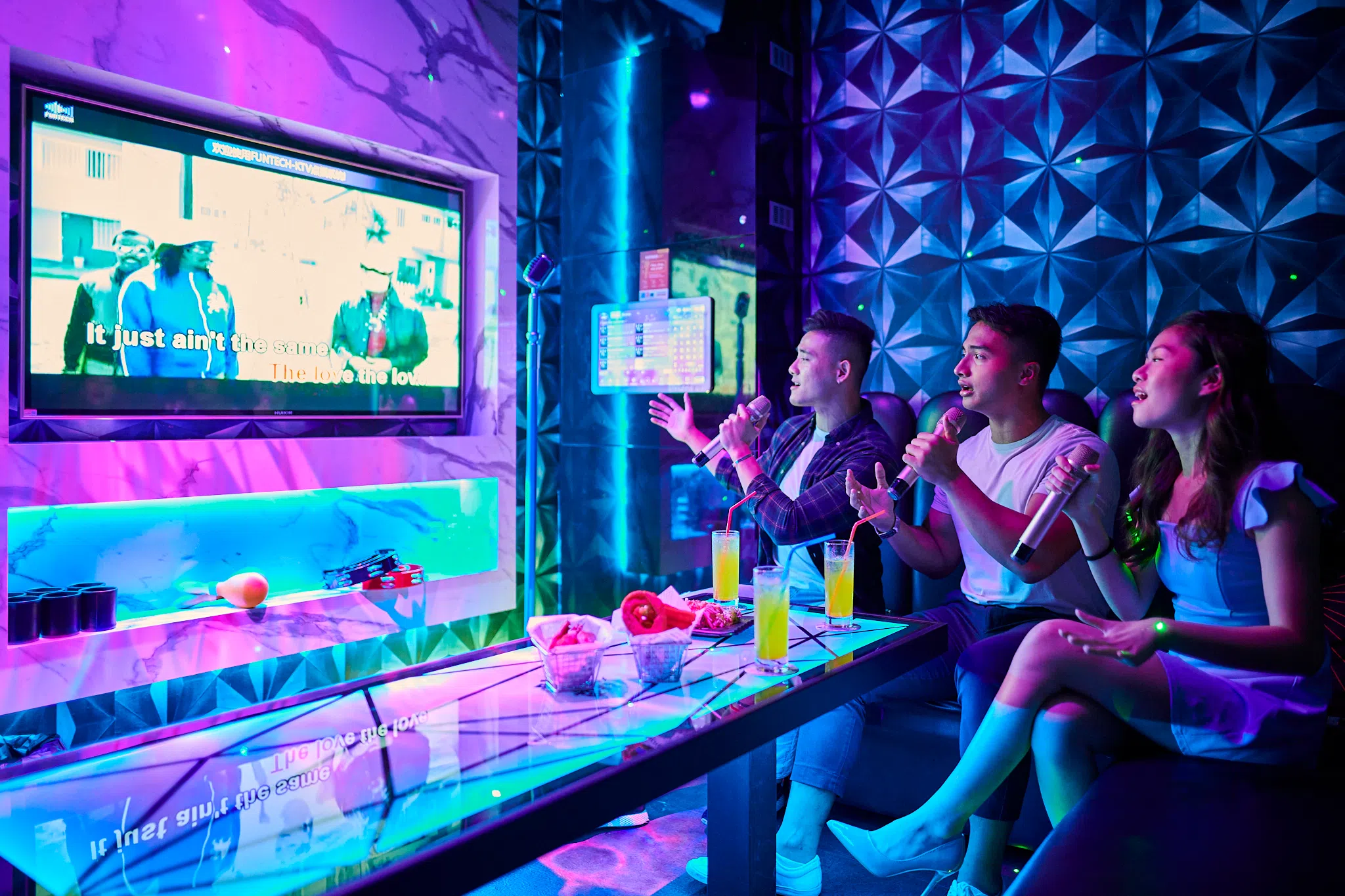 SAFRA会员的专属优惠，让你一家大小以优惠价在家庭KTV包厢尽情高歌。（图/SAFRA提供）