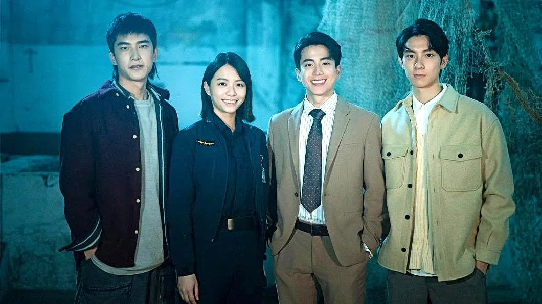 《不良执念清除师》由曾敬骅（左起）、宋芸桦和彭千祐（右一）主演，并且邀来泰星查侬（右二）特别演出。（互联网）