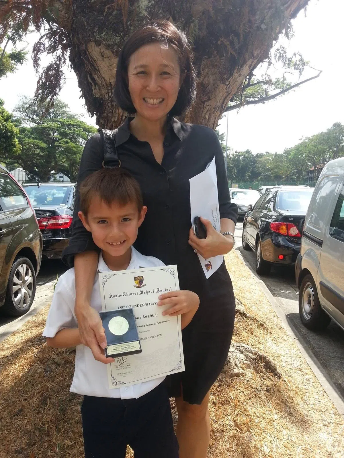 泰山小学就读于英华学校，从小学习华文，能讲一口相当流利的华语。（受访者提供）