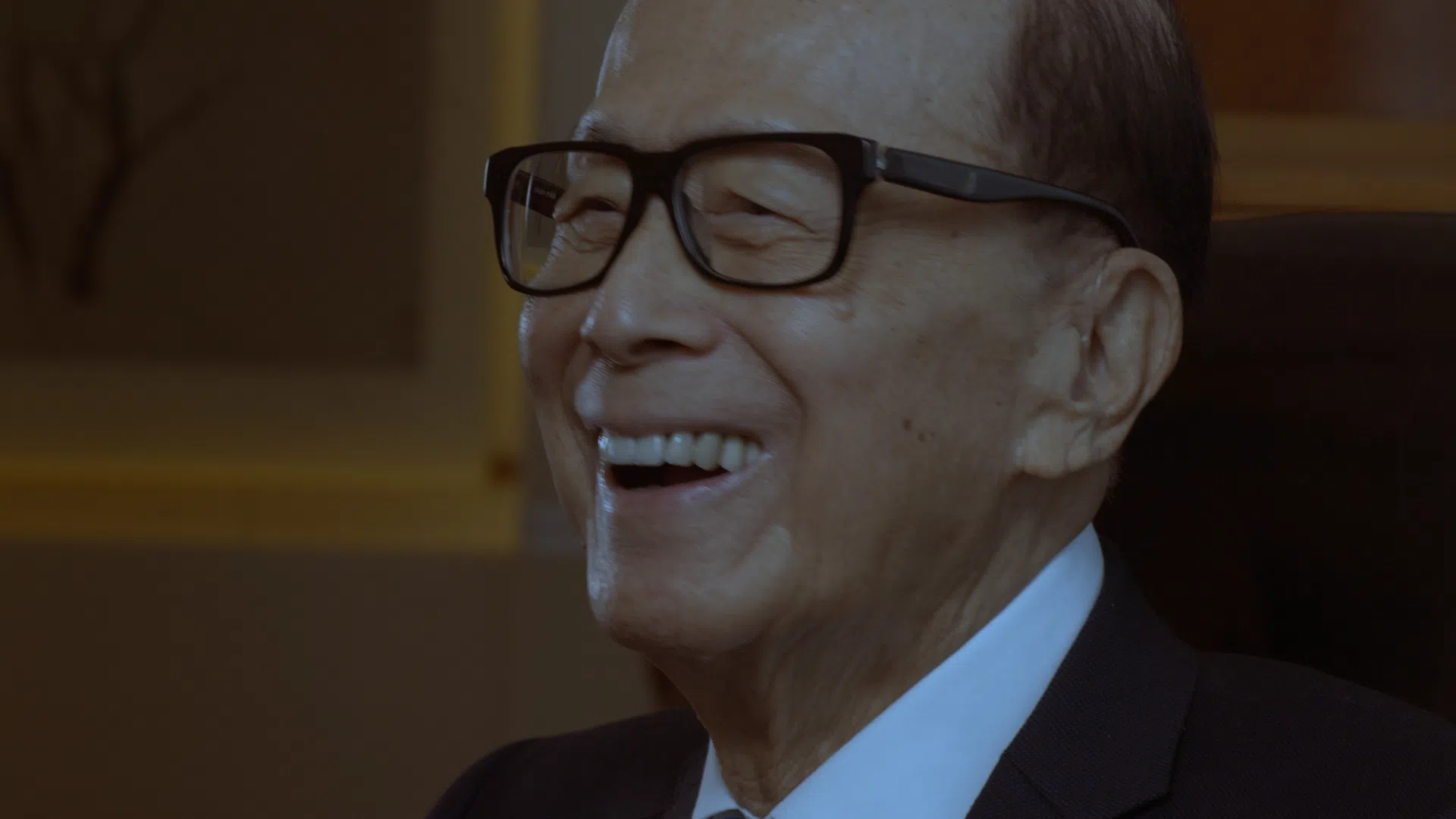 李嘉诚谈起与李光耀交集的往事，回味无穷。（视频截图）