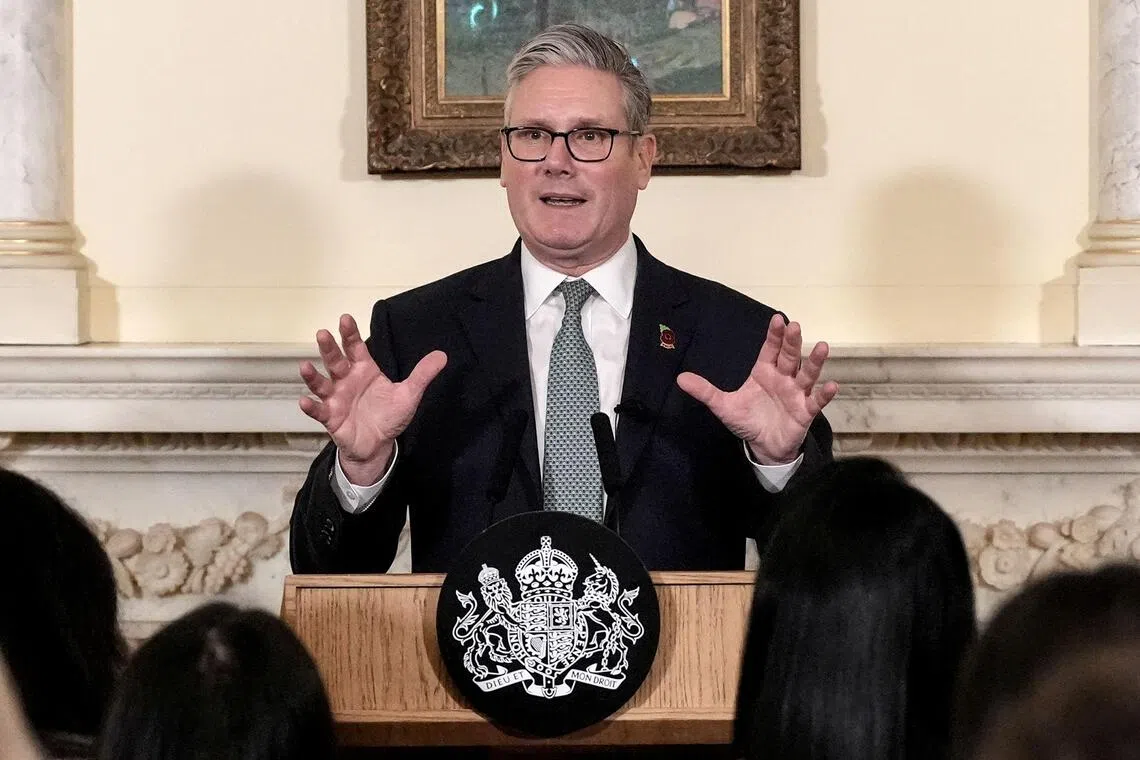 传有部长可能“夺权” 英首相斯塔默强调内阁“团结”