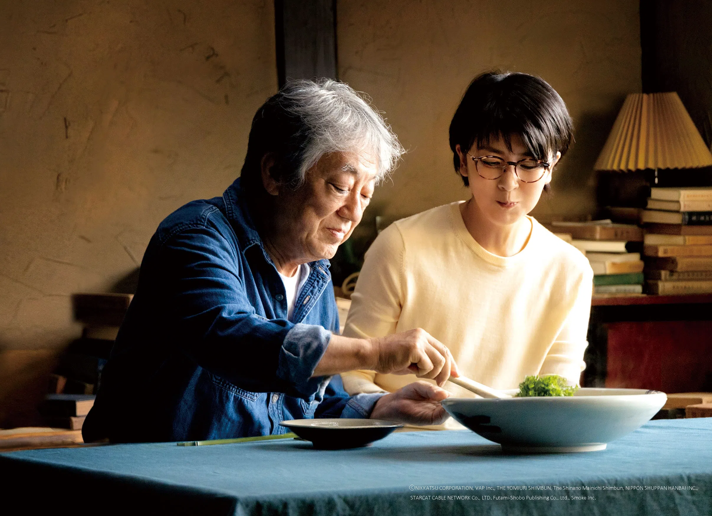 《舌尖上的禅》由两大演技派松隆子（右）和泽田研二同台飙戏。（新加坡电影协会提供）