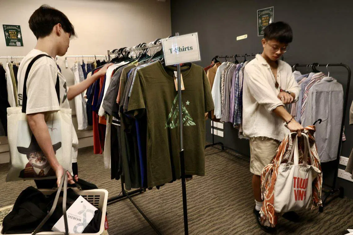 Thryft售卖的二手服饰介于5元至50元，大多数的价位在30元以下。（郑一鸣摄）