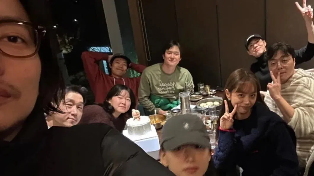 《请回答1988》班底今年初才聚会。（互联网）