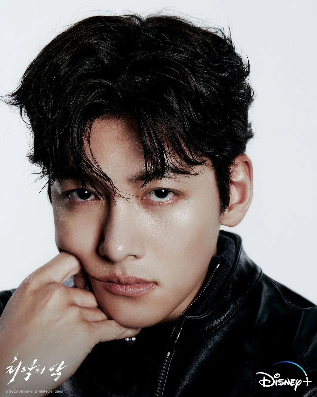 池昌旭在剧中一人分饰二角，一正一邪。（取自Disney+ IG）