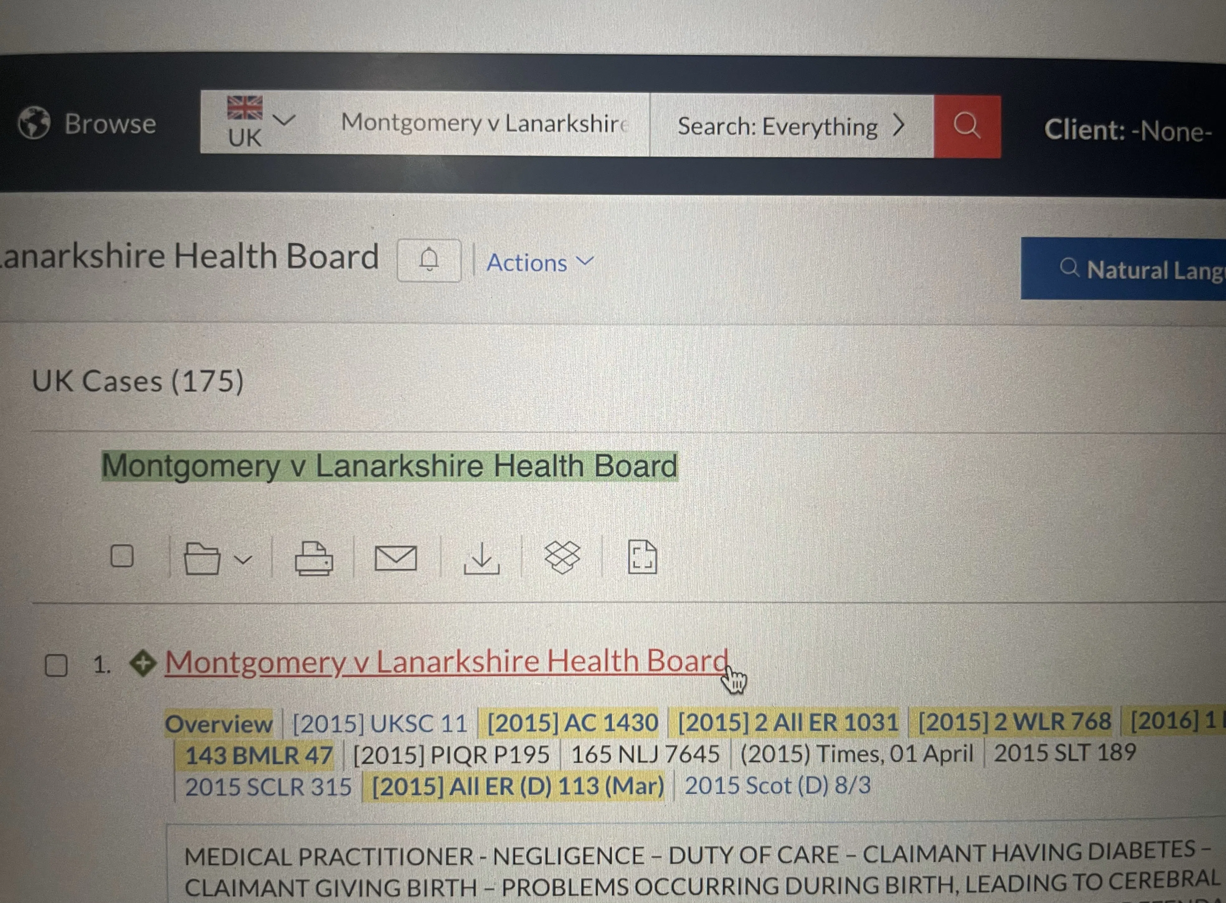 正在LexisNexis上查找侵权法中的一个著名案例。（周佳铃摄）