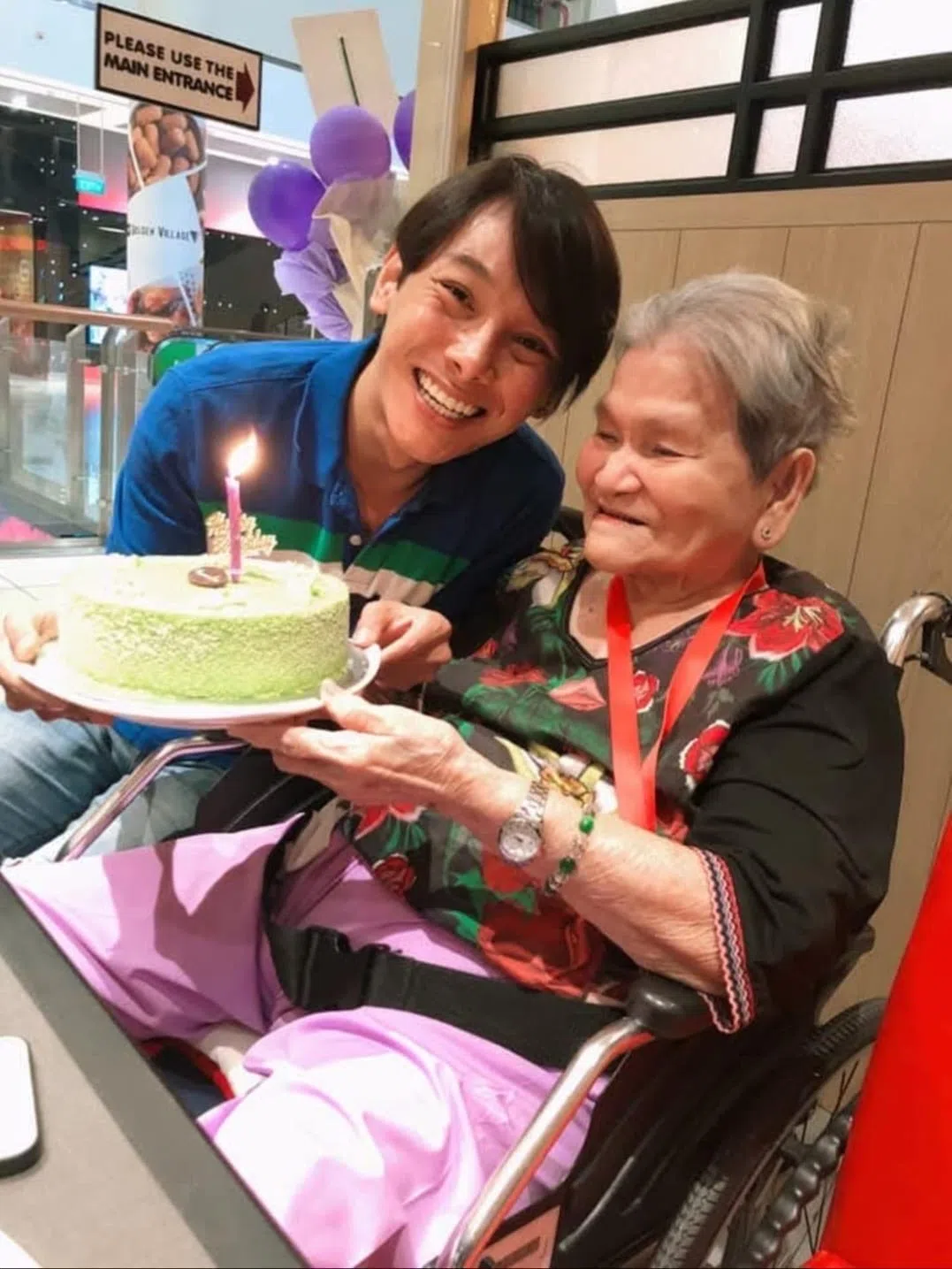 廖永谊由祖母一手带大，祖孙情深。（廖永谊提供）