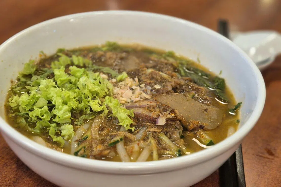 槟城老街的安福所售卖的亚参叻沙汤汁接近当地风味。（陈爱薇摄）